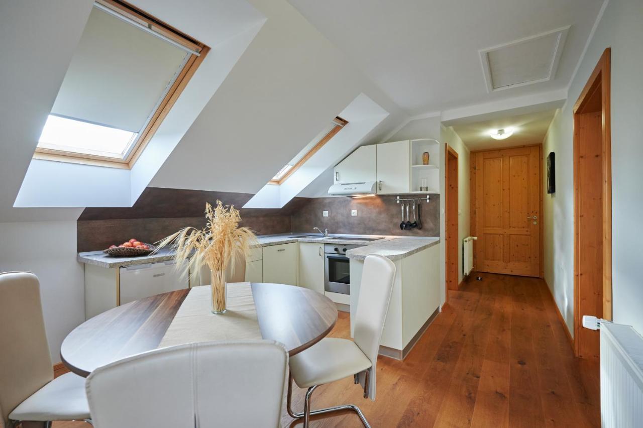 Guest House Hisa Sonca Luce ภายนอก รูปภาพ