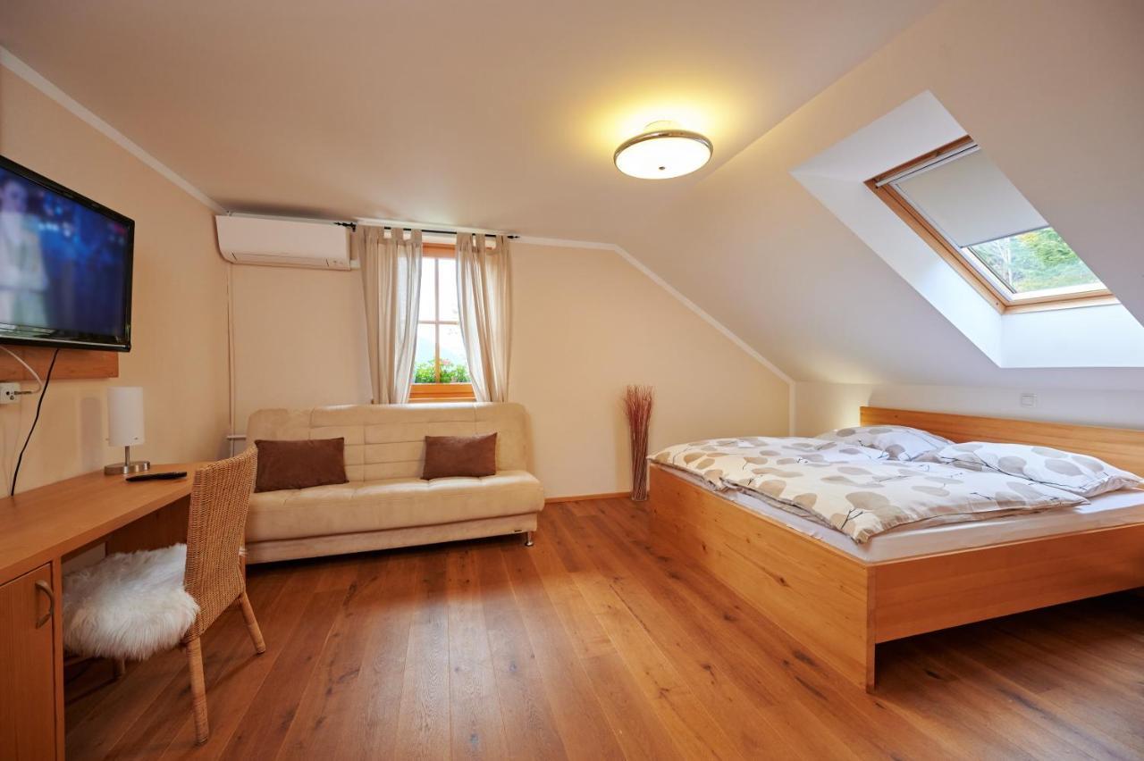 Guest House Hisa Sonca Luce ภายนอก รูปภาพ